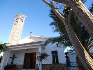 Fachada Iglesia Almayate