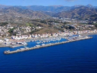 Foto aérea del puerto de la Caleta