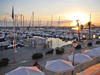 Anochecer en el puerto de Caleta