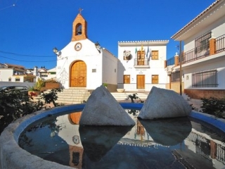 Plaza e iglesia