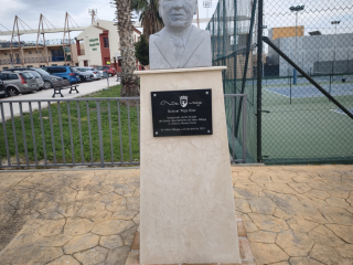 Escultura a Pepe Ríos