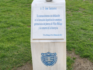 Homenaje de la Escuela de Fútbol de J. Santacruz a J. Santacruz
